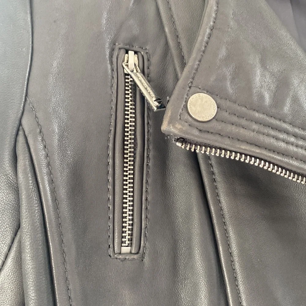 Michael Kors leather jacket. Size S. Very good condition. Butter soft - Picture 4 of 9